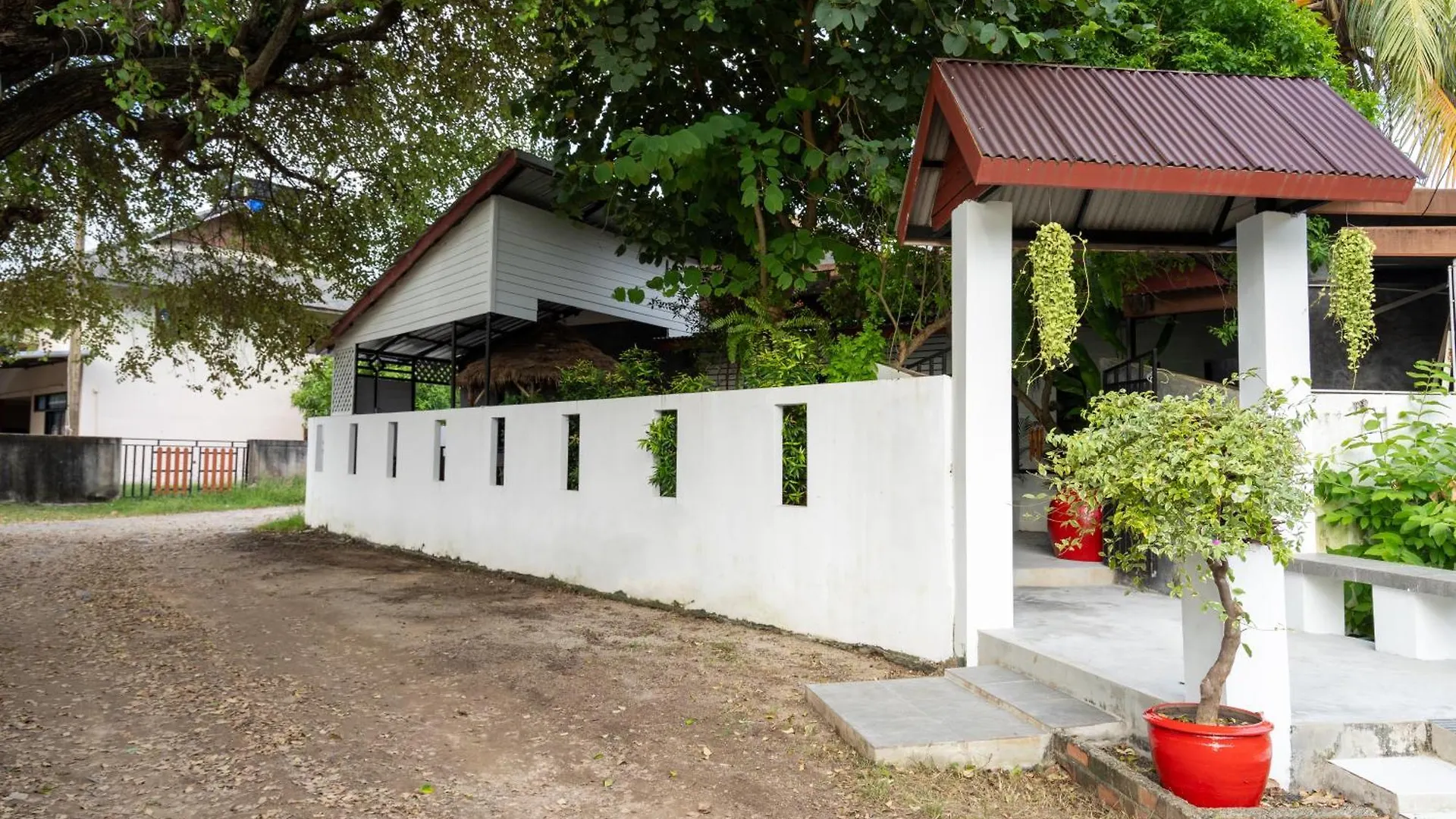 El Pillax Club Beach Ko Lanta 4*,  Thailand
